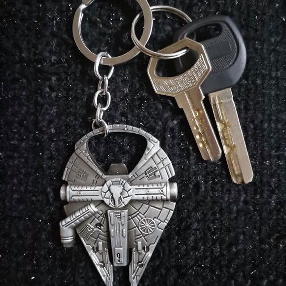 COPY - Heavy-duty silver color star wars millennium falcon bottle opener,2.5x2 … - Picture 7 of 8